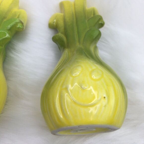 Vintage 50s 60s Yellow Onion Smiley Ceramic Salt Pepper Seasoning Shakers Japan - Picture 3 of 9